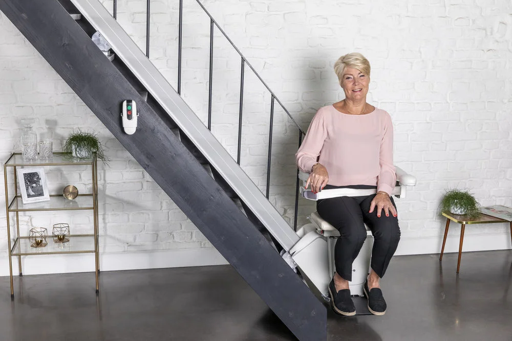 sağ taraf merdiven asansörü