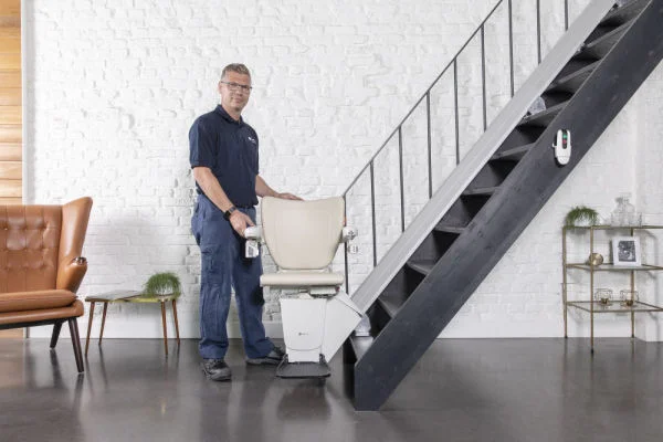 merdiven asansörü sol taraf